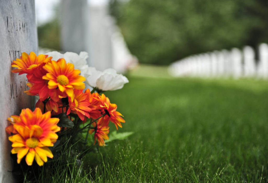 cremation funeral service image of flowers